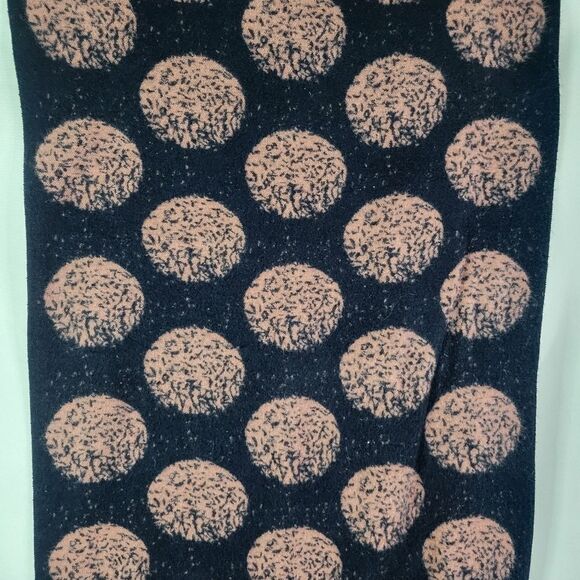 Giant Gradient Circles / Moons Soft Scarf in Red and Navy - Picture 7 of 12